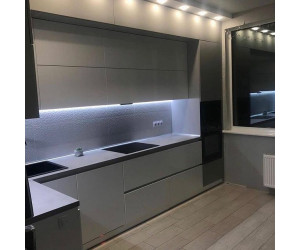 Меблі корпусні для кухні № 1011 фарбовані МДФ фасади з інтегрованою ручкою