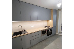 Мебель корпусная для кухни № 1012 крашеные МДФ фасады с интегрированной ручкой  
