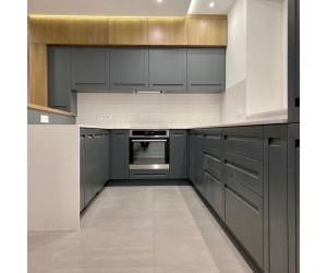 Мебель корпусная для кухни № 1123 Фасады из массива с интегрированной ручкой + шпон дуба натуральный 