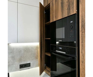 Мебель корпусная для кухни № 1128 крашеные МДФ фасады белые и серые с интегрированной ручкой 