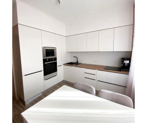 Мебель корпусная для кухни № 1013 крашеные МДФ фасады с интегрированной ручкой  