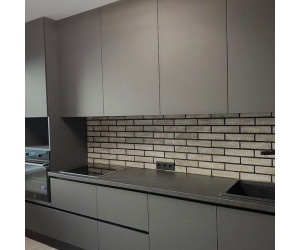 Мебель корпусная для кухни № 1131 крашеные МДФ фасады  серые с интегрированной ручкой стиль Modern 