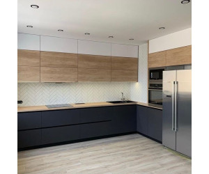 Мебель корпусная для кухни № 1134 крашеные МДФ фасады  с интегрированной ручкой 