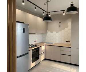 Мебель корпусная для кухни № 1135 крашеные МДФ фасады  с интегрированной ручкой 