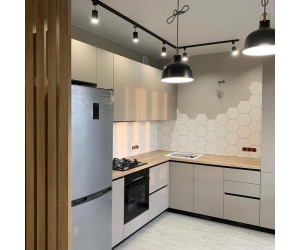 Мебель корпусная для кухни № 1135 крашеные МДФ фасады  с интегрированной ручкой 