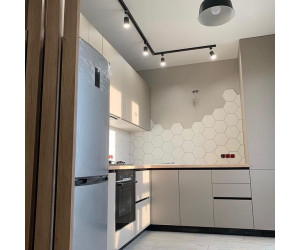 Мебель корпусная для кухни № 1135 крашеные МДФ фасады  с интегрированной ручкой 