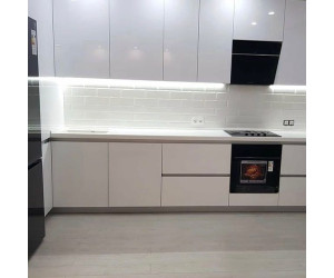 Меблі корпусні для кухні № 1141 фарбовані МДФ фасади з інтегрованою ручкою 