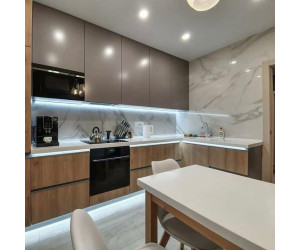 Мебель корпусная для кухни № 1142 крашеные МДФ фасады  с интегрированной ручкой 