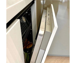 Меблі корпусні для кухні № 1146 фарбовані МДФ фасади з інтегрованою ручкою 