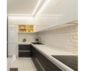 Мебель корпусная для кухни № 1017 крашеные МДФ фасады верхние глянец нижние шпонированные + интегрированная алюминиевая ручка профиль 