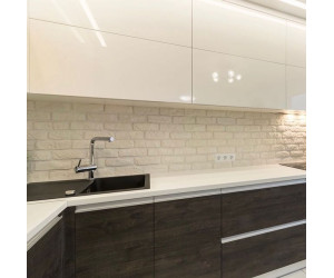 Мебель корпусная для кухни № 1017 крашеные МДФ фасады верхние глянец нижние шпонированные + интегрированная алюминиевая ручка профиль 