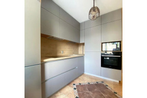 Мебель корпусная для кухни № 1149 крашеные МДФ фасады с интегрированной ручкой 