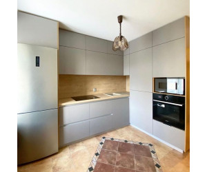 Мебель корпусная для кухни № 1149 крашеные МДФ фасады с интегрированной ручкой 