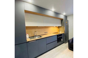 Меблі корпусні для кухні № 1150 фарбовані МДФ фасади сірі і білі 