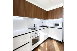 Мебель корпусная для кухни № 1157 крашеные и шпонированные фасады МДФ 