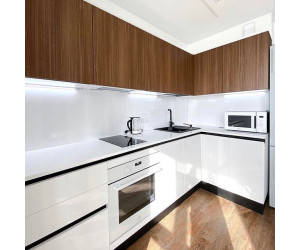 Мебель корпусная для кухни № 1157 крашеные и шпонированные фасады МДФ 