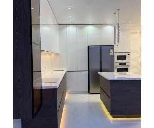 Мебель корпусная для кухни № 1160 крашеные фасады МДФ с интегрированной ручкой 