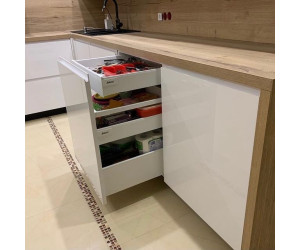 Меблі корпусні для кухні № 1165 фарбовані і шпоновані фасади 