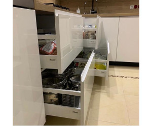 Меблі корпусні для кухні № 1165 фарбовані і шпоновані фасади 