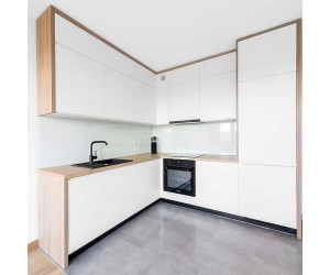 Мебель корпусная для кухни № 1170 крашеные МДФ фасады  с интегрированной ручкой 