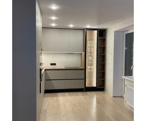 Мебель корпусная для кухни № 1172 крашеные МДФ фасады  с интегрированной ручкой 