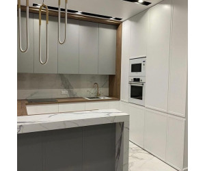 Мебель корпусная для кухни № 1173 крашеные МДФ фасады  с интегрированной ручкой 