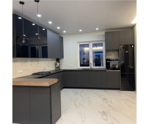 Мебель корпусная для кухни № 1174 крашеные МДФ фасады  с интегрированной ручкой 