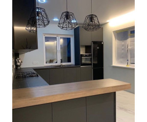 Мебель корпусная для кухни № 1174 крашеные МДФ фасады  с интегрированной ручкой 