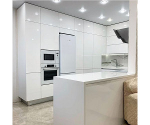 Мебель корпусная для кухни № 1175 крашеные МДФ фасады  с интегрированной ручкой 