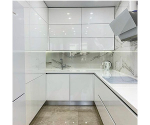 Мебель корпусная для кухни № 1175 крашеные МДФ фасады  с интегрированной ручкой 