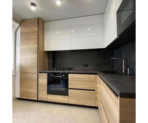 Мебель корпусная для кухни № 1118  нижние фасады из ДСП верхние акриловые глянцевые фасады 