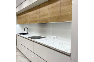 Меблі корпусні для кухні № 1185 фарбовані і шпоновані МДФ фасади з інтегрованою ручкою 