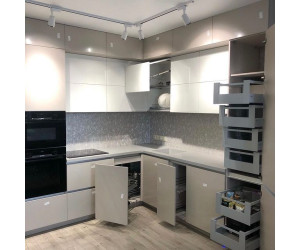 Мебель корпусная для кухни № 1189 крашеные МДФ фасады с интегрированной ручкой 