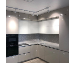 Мебель корпусная для кухни № 1189 крашеные МДФ фасады с интегрированной ручкой 