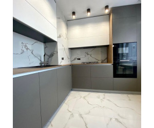 Мебель корпусная для кухни № 1122 крашеные МДФ фасады Antratsit Grey и белый матовый с эффектом Soft Touch