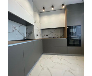 Мебель корпусная для кухни № 1122 крашеные МДФ фасады Antratsit Grey и белый матовый с эффектом Soft Touch